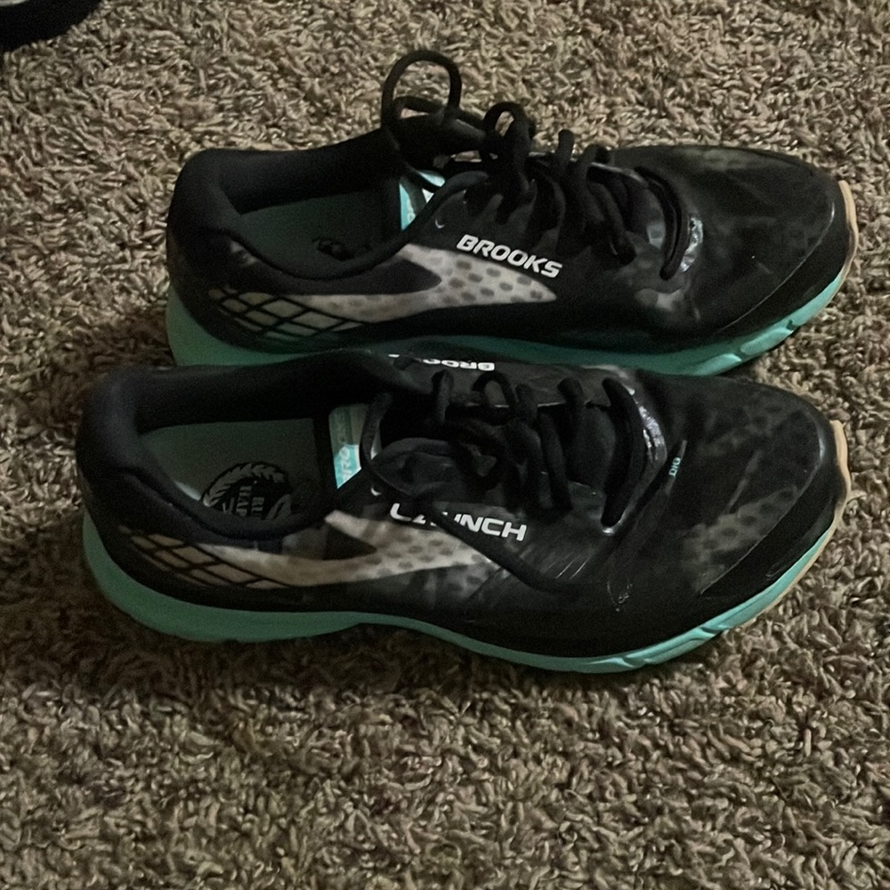 Brooks Launch 3 shoes size 8 womens
